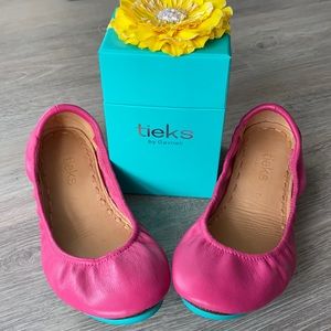 Fuchsia Tieks